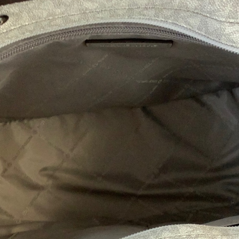 NWT Michael Kors Medium Travel Tote - Picture 4 of 7